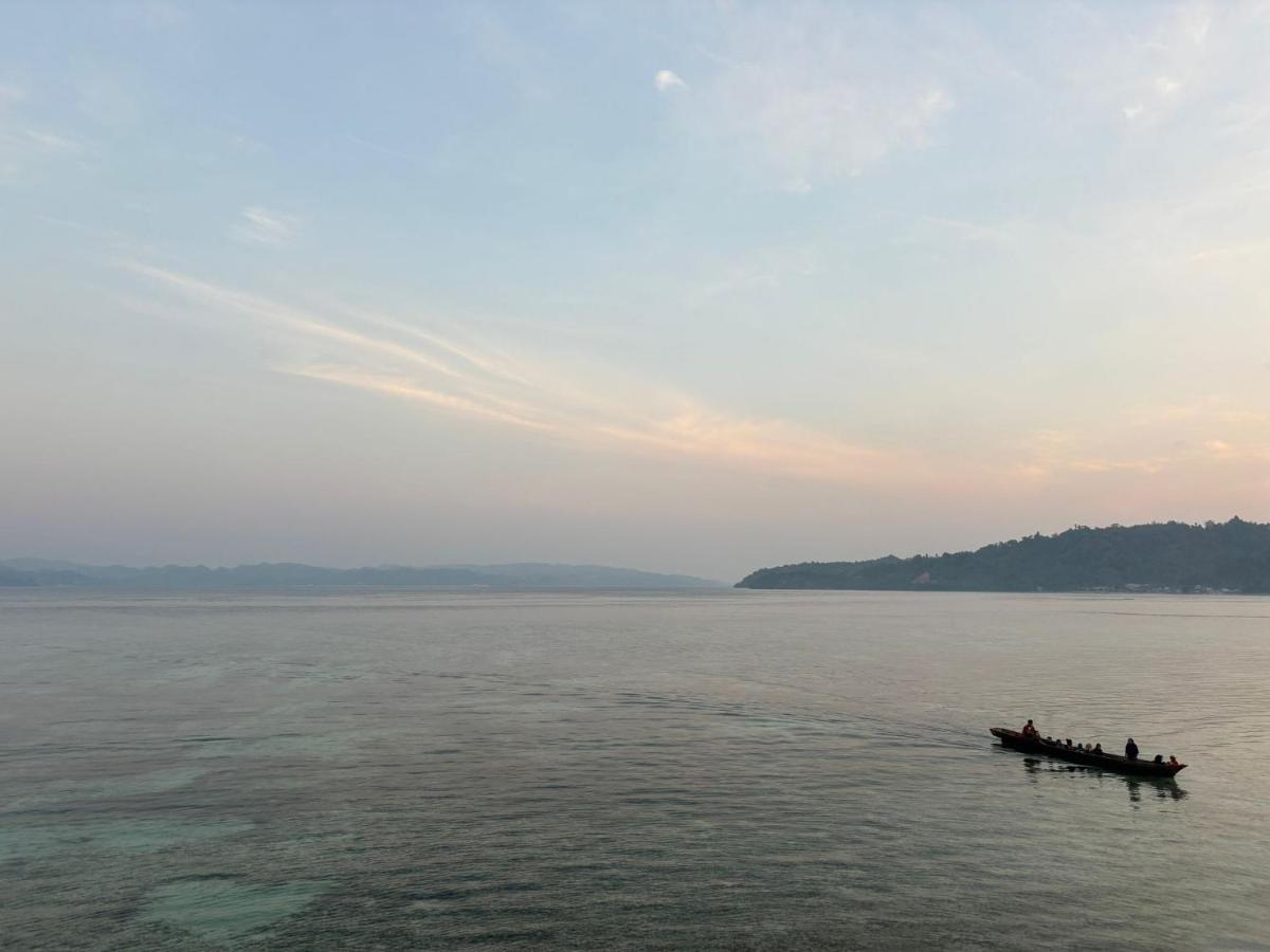 Kia Homestay Banggai Bagian luar foto