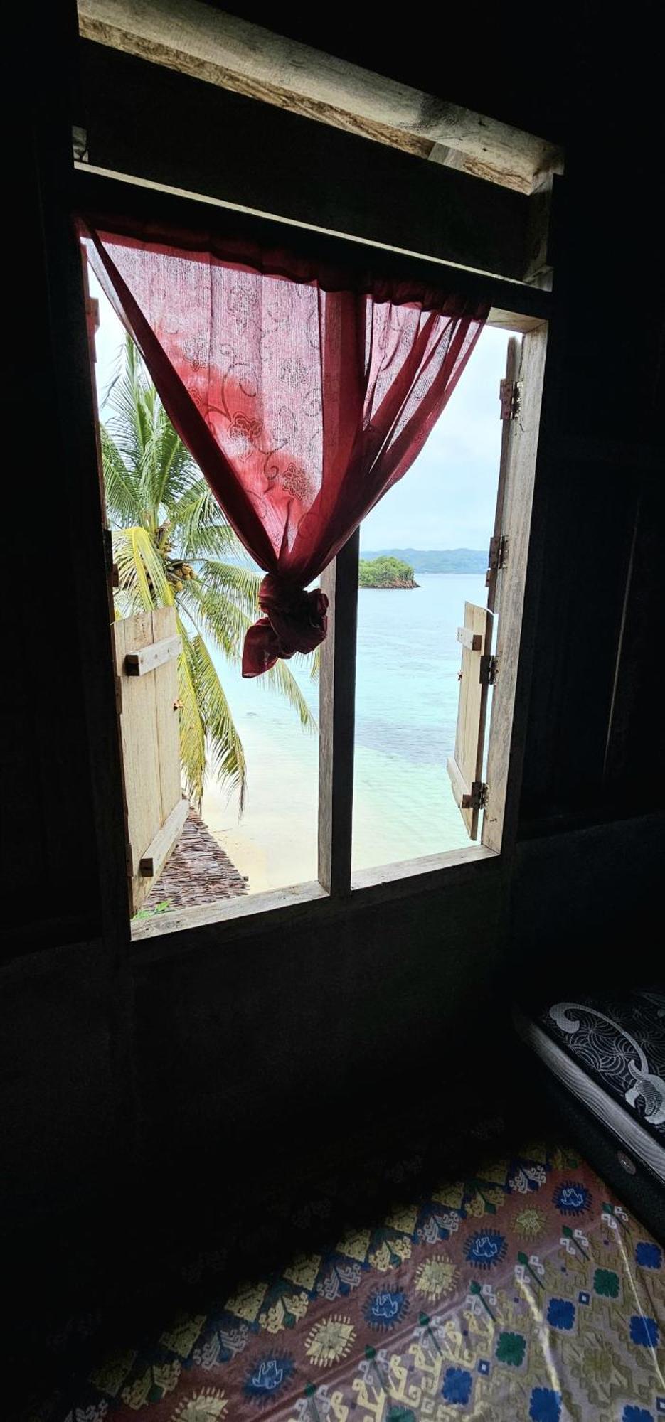Kia Homestay Banggai Bagian luar foto